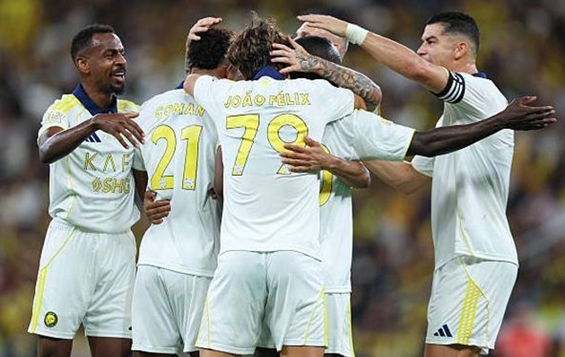 Al-Nassr thắng dễ Al Ittihad ngay trên sân khách.