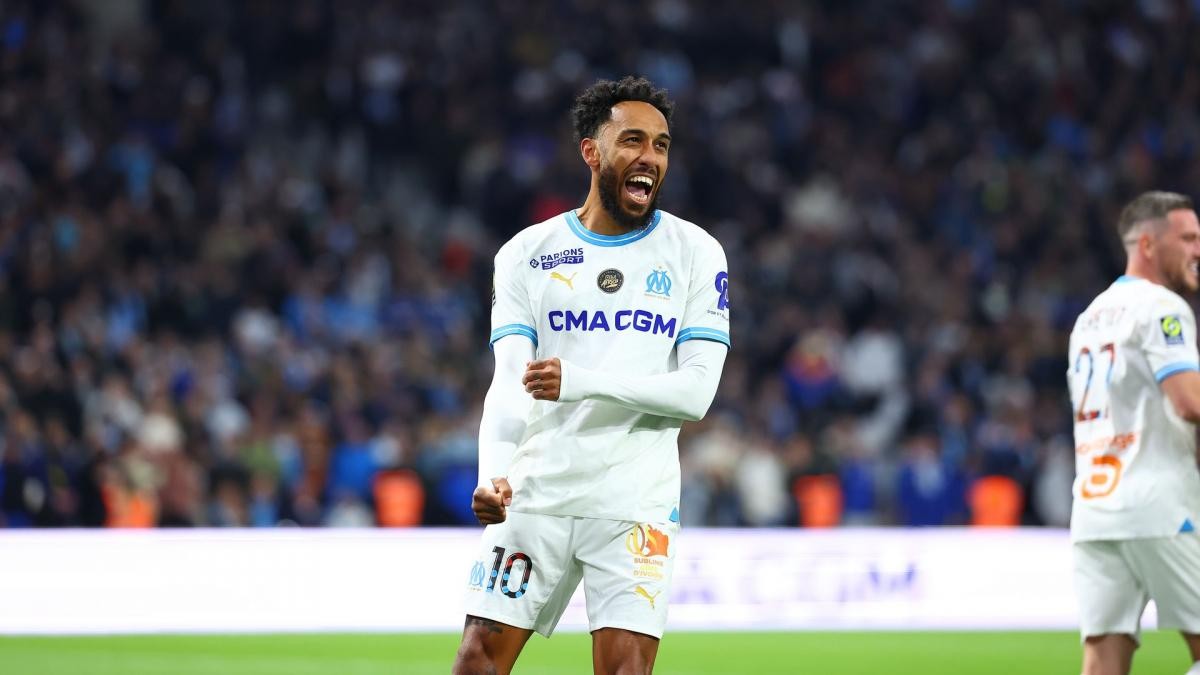  Aubameyang đã ghi bàn gỡ hoà muộn, góp công giúp Marseille lội ngược dòng.