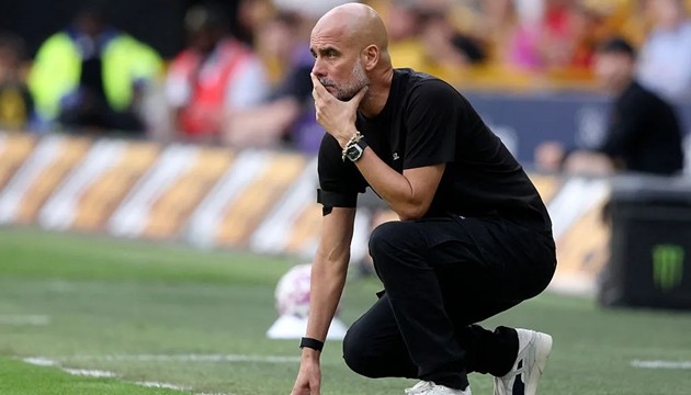 Pep Guardiola đang đối mặt với áp lực nặng nề.