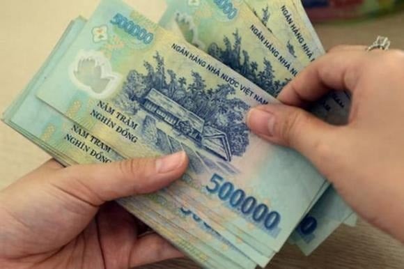 Nếu doanh nghiệp hình thành trên cơ sở hợp nhất, mức lương được tính bằng mức lương thực tế cao nhất của chức danh tương ứng tại các doanh nghiệp thành viên trước khi hợp nhất (trong trường hợp mức lương mới thấp hơn).