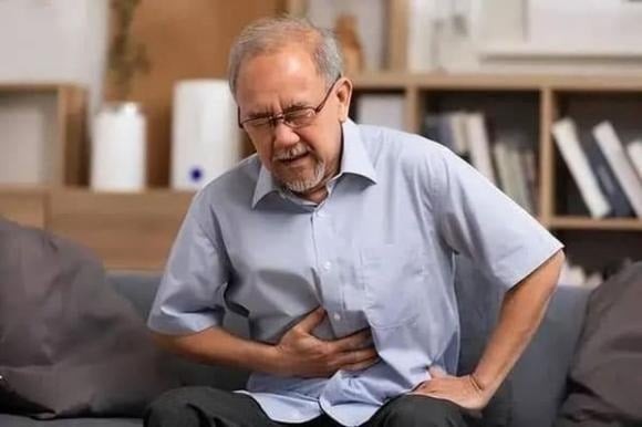 Việc lạm dụng chúng, đặc biệt ở người cao tuổi, sẽ làm gia tăng nguy cơ bệnh tật và suy giảm chất lượng cuộc sống.