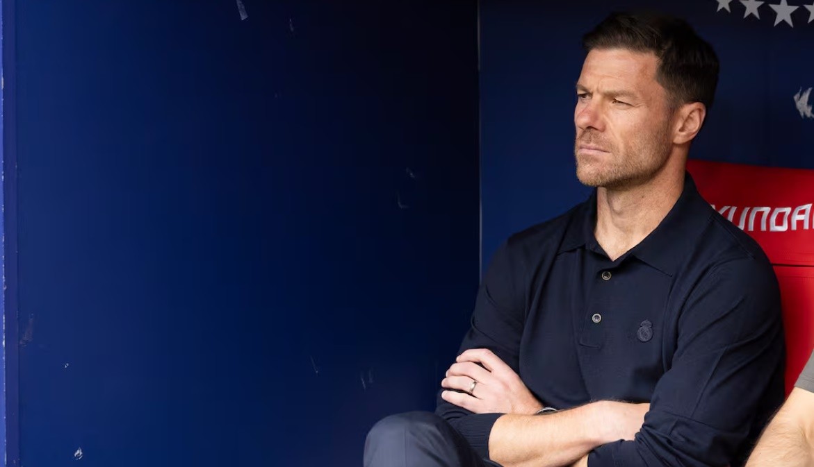 Xabi Alonso đã phải nếm trải thất bại đầu tiên của mùa giải.