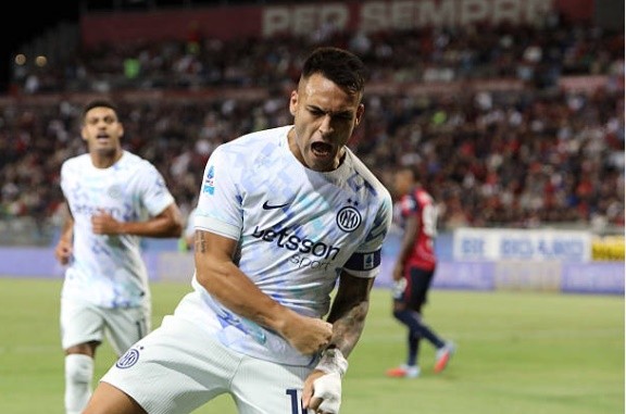 Martinez tỏa sáng giúp Inter nối dài mạch trận toàn thắng.