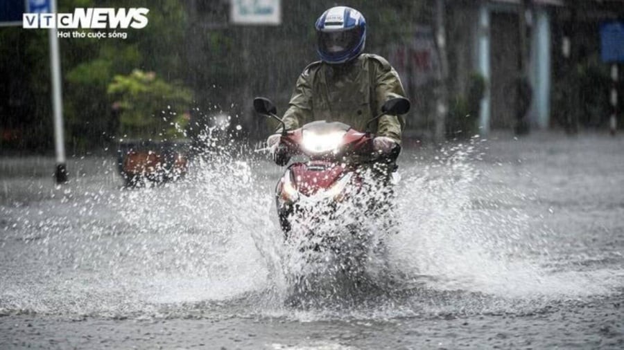 Bắc Bộ, Thanh Hóa và Nghệ An tiếp tục mưa to đến rất to, phổ biến 30-70mm, cục bộ trên 150mm; vùng đồng bằng Bắc Bộ, Nam Phú Thọ 50-100mm, có nơi trên 200mm.