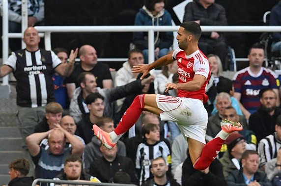 Mikel Merino – 7.1/10. Vào sân từ băng ghế dự bị, Merino đã sắm vai người hùng với bàn gỡ hòa 1-1.