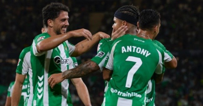 Betis thắng Osasuna 2-0.