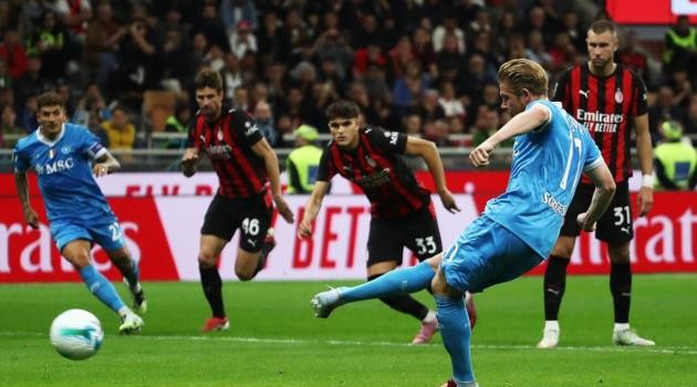 De Bruyne ghi bàn từ chấm 11m.
