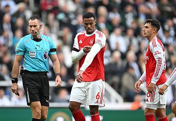 Gabriel nhận về khá nhiều chỉ trích ở tình huống Newcastle mở tỷ số. 