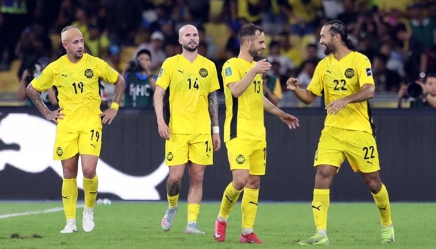 Bóng đá Malaysia phải trả giá vì muốn 