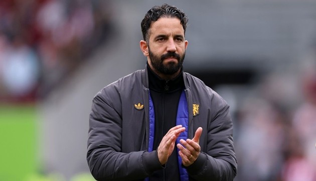 Ruben Amorim đối mặt với trát sa thải.