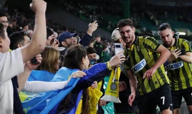 Kairat sẽ có cuộc đối đầu lịch sử với Real.