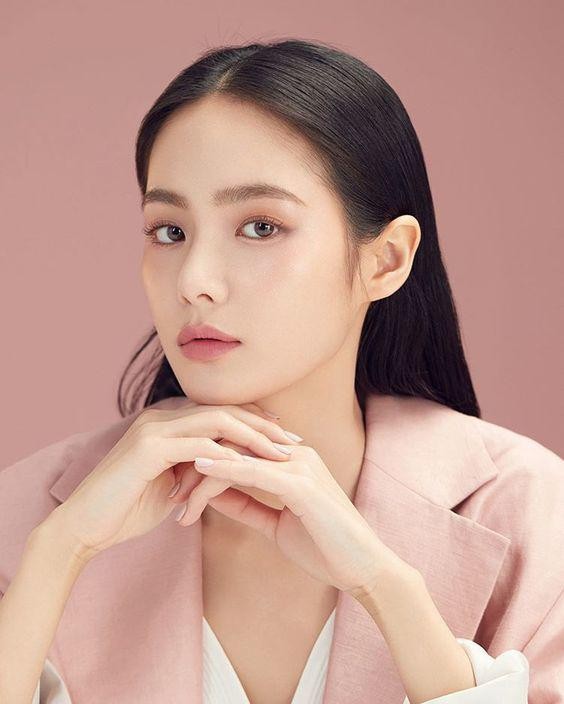 Đây cũng là một loại axit amin thiết yếu, góp mặt trong cấu trúc collagen và các sợi đàn hồi của mô liên kết