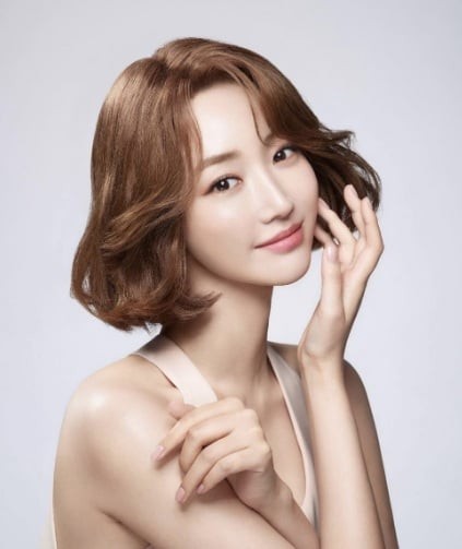 Chỉ 3–5 phút massage nhẹ nhàng bằng đầu ngón tay cũng đủ kích thích nang tóc và hỗ trợ mọc tóc. 