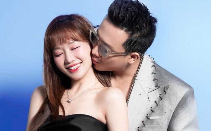 Hari Woncông khai đoạn tin nhắn đầy tình cảm với 'người bí ẩn'