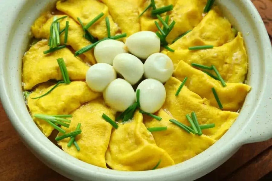 Món canh há cảo trứng củ cải đậu nành hoàn chỉnh – đẹp mắt như một bông hoa, hấp dẫn từ hình thức đến hương vị.
