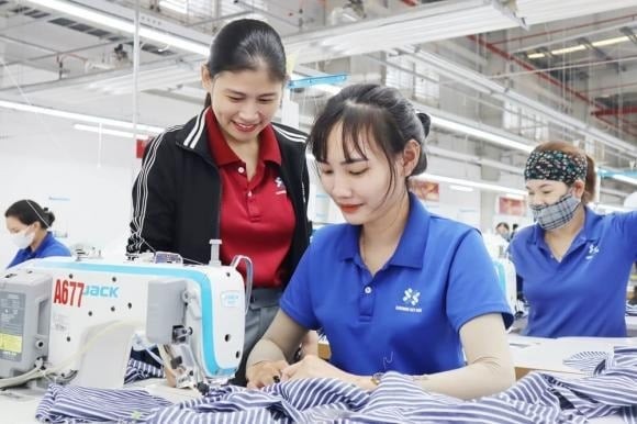 Theo nội dung dự thảo, lương tối thiểu sẽ tăng bình quân 7,2% so với hiện nay và áp dụng từ ngày 1/1/2026.