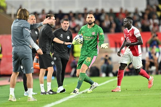  Donnarumma không trả bóng cho đối thủ.