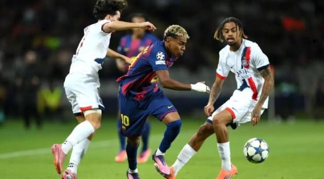 PSG xuất sắc đánh bại Barcelona dù thiếu vắng nhiều trụ cột.