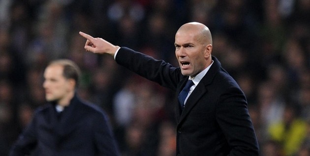 Zinedine Zidane là một trong những mục tiêu mà Manchester United nhắm đến.