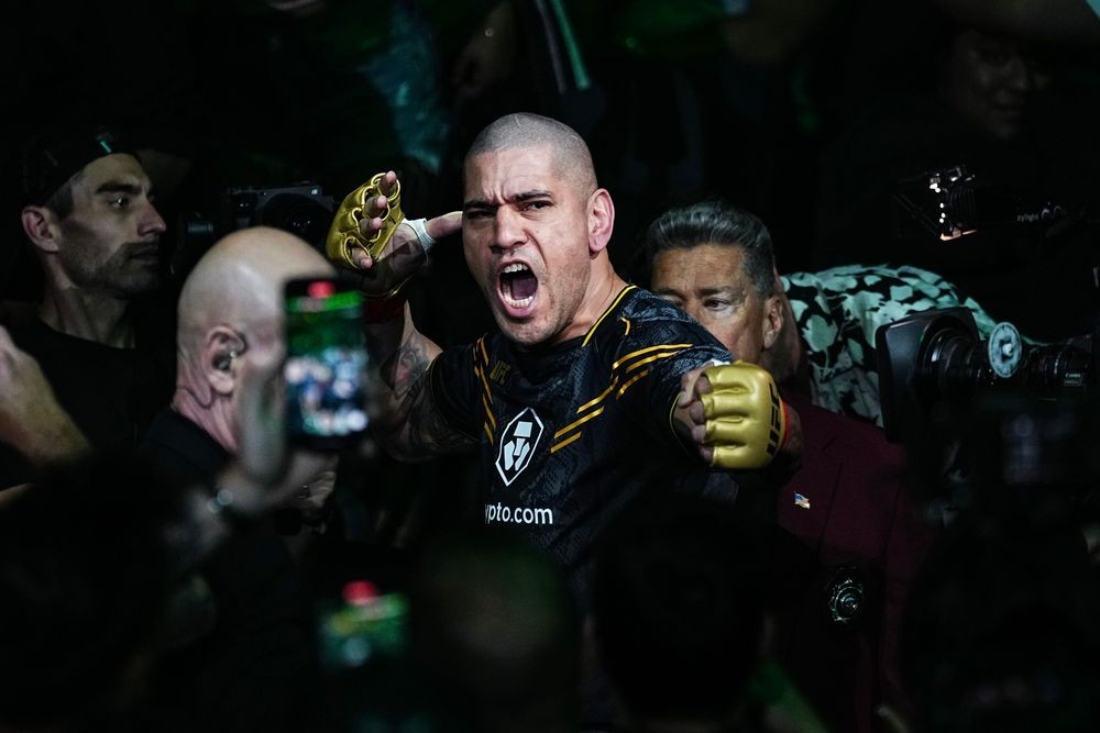 Magomed Ankalaev và Alex Pereira đối mặt nhau