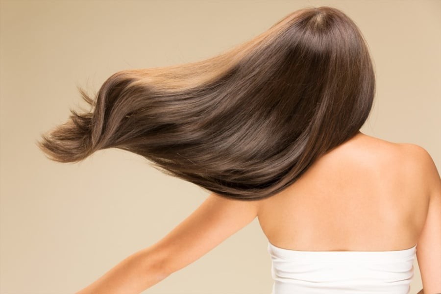 Với mái tóc sạch, thợ làm tóc sẽ dễ dàng nhuộm màu chuẩn xác và bền đẹp hơn.
