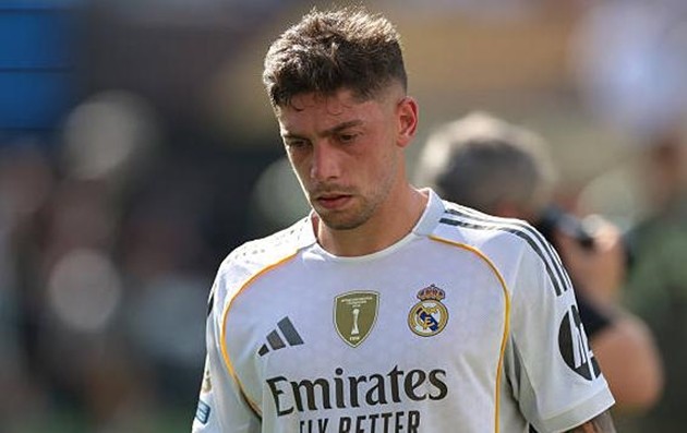 Không có chuyện Valverde muốn rời Real.