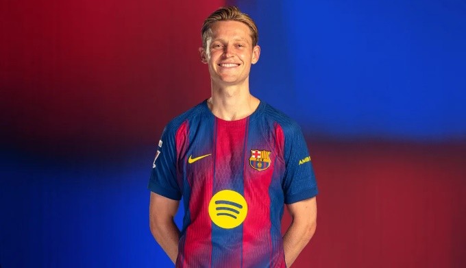 De Jong sẽ sớm ký hợp đồng với Barca.