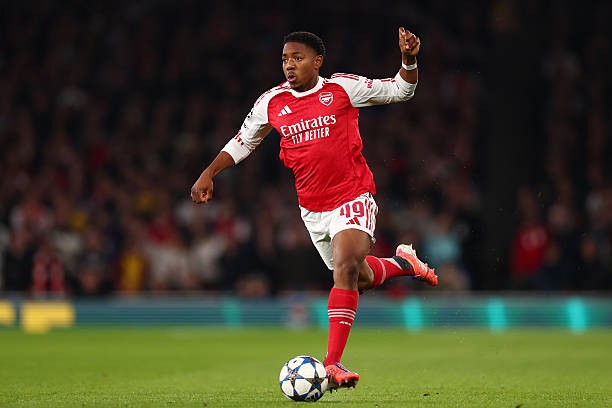 Myles Lewis-Skelly mất suất đá chính ở Arsenal nhưng vẫn được gọi lên tuyển Anh.