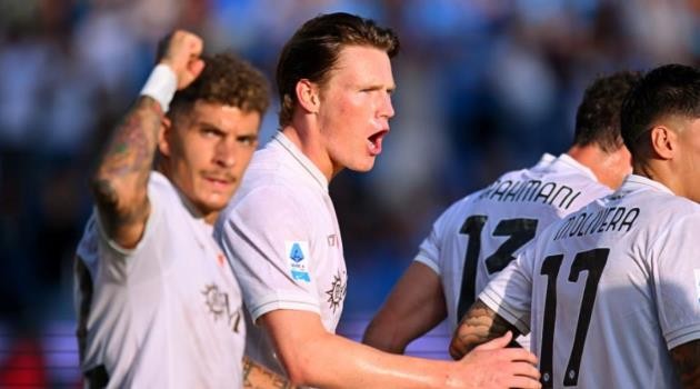 Scott McTominay thay đổi vai trò khi De Bruyne đến.