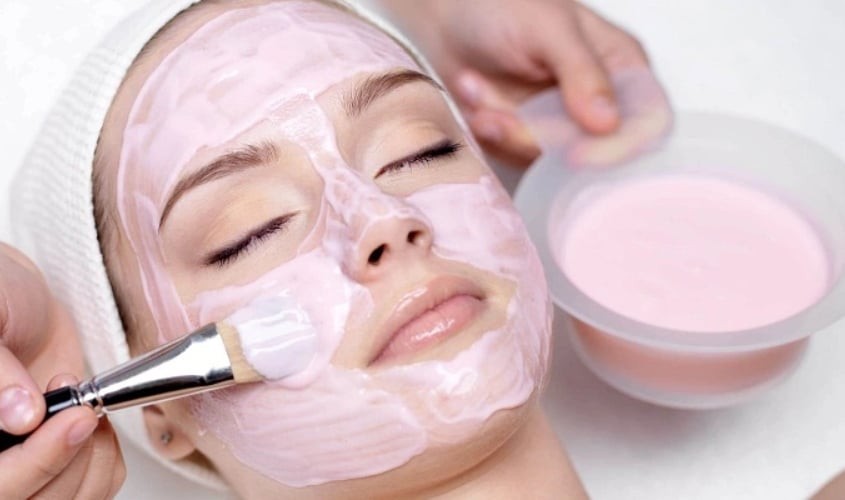 Sữa chua không chỉ tốt cho sức khỏe mà còn được xem như “thần dược” trong việc chăm sóc làn da.