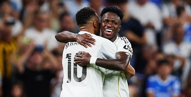 Vinicius Junior tỏa sáng bên cạnh Kylian Mbappe.