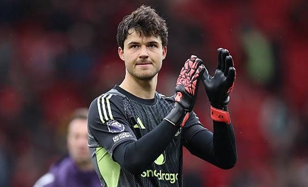 Senne Lammens chính thức có trận ra mắt Manchester United.