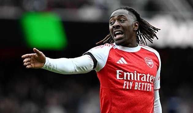 Eberechi Eze – 6.9: Dù Arteta mạo hiểm khởi đầu với hai tiền vệ tấn công không thực sự hiệu quả, Eze vẫn thi đấu chắc chắn và lẽ ra đã có thể ghi bàn từ sớm.