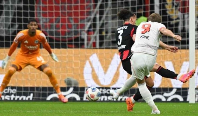 Kane lập kỷ lục ở Bundesliga.