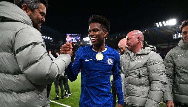 Estevao Willian vừa tỏa sáng trong chiến thắng Liverpool.