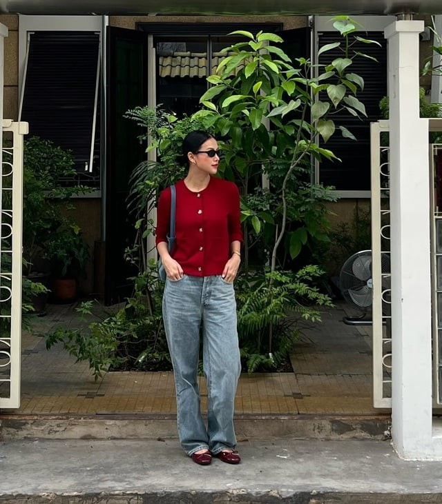 Hoa hậu Phương Khánh khởi đầu gợi ý bằng một outfit tràn đầy sức sống.