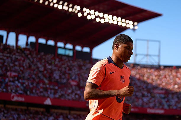 Marcus Rashford chơi tốt nhưng anh lại quá cô đơn trên hàng công khi các đồng đội xung quanh gây thất vọng.