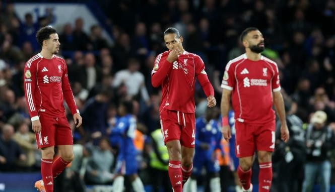 Liverpool sa sút sau một mùa hè chi tiêu mạnh tay.