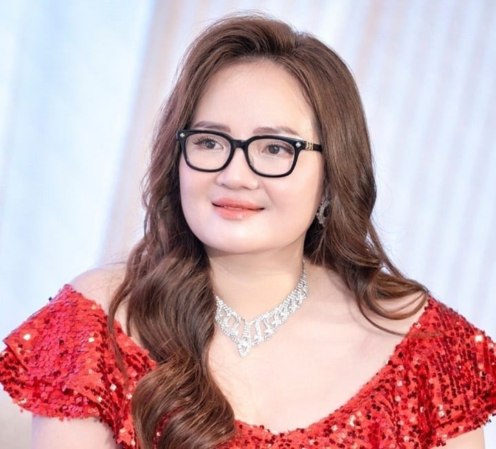 Doanh nhân Hoàng Hường