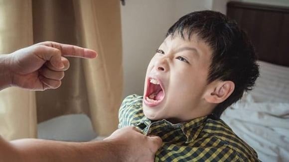 Trường hợp này là một cậu bé từng bị bạn bè cô lập tại trường, dẫn đến khủng hoảng tinh thần và tìm đến game như một cách giải tỏa. 