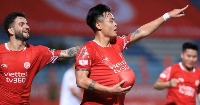 Đức Chiến dính chấn thương.