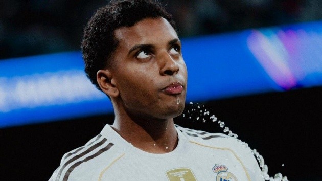 Rodrygo quyết tâm cùng Real đả bại Barcelona.