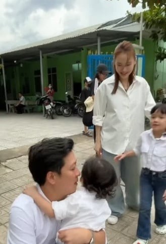 Nhã Phương lộ diện sau khi công khai mang thai lần 3
