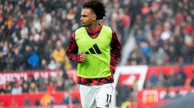 Joshua Zirkzee muốn tìm cơ hội ra sân.