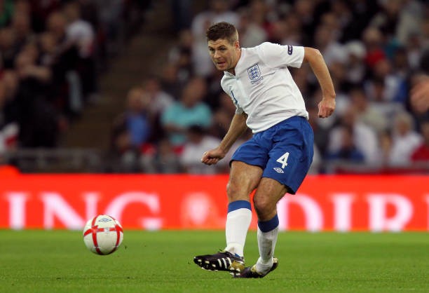 Steven Gerrard có thành tích không tốt cùng tuyển Anh.