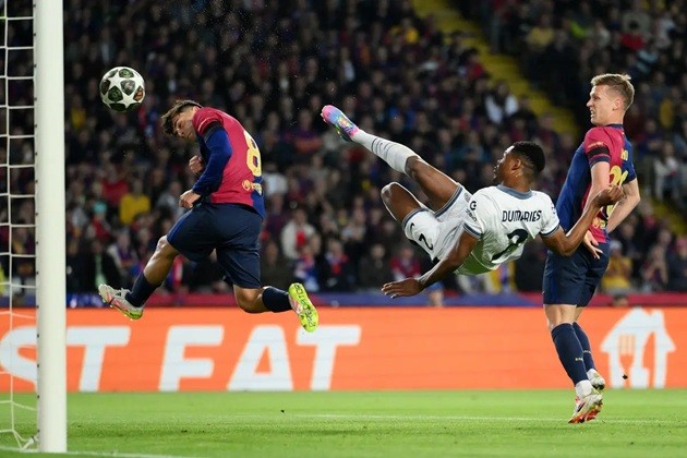  Dumfries thể hiện ấn tượng ở Inter Milan.