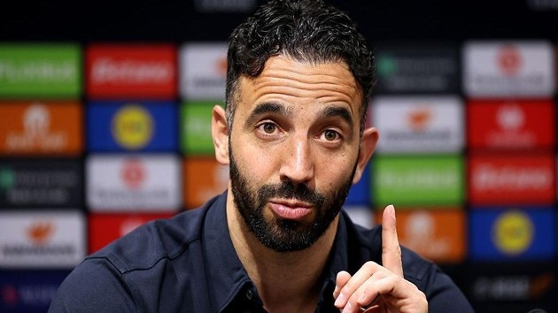 Ruben Amorim đang đối mặt với nhiều áp lực tại Man United.