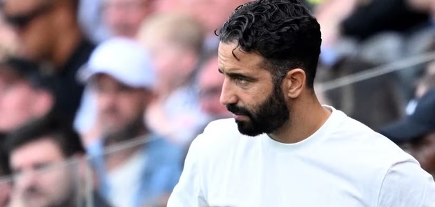 Sa thải Amorim ngay lúc này không phải là cách.