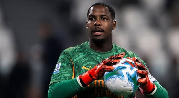 Chelsea không còn mặn mà với Mike Maignan.