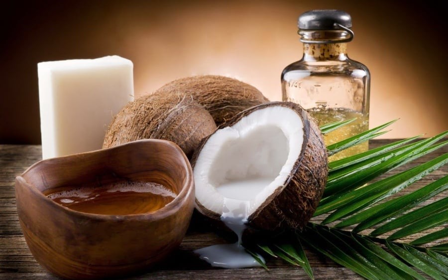 Khi kết hợp với dầu dừa, hỗn hợp này giúp cải thiện sắc tố, mang lại làn da sáng khỏe hơn. 